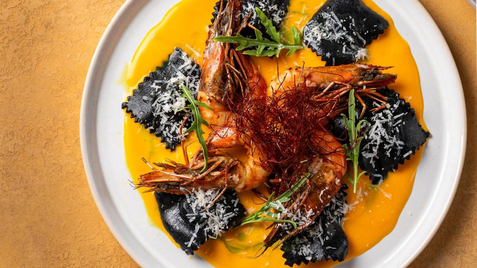 Hyatt Centric Jumeirah Dubai Ngoại thất bức ảnh A prawn and ravioli dish